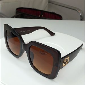 Gucci Sunglasses UWOB